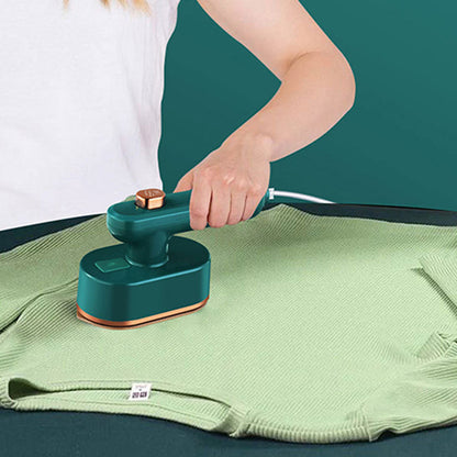 👔 50% RABATT! 💨 Tragbares Dampfbügeleisen – Schnell glatt, kompakt & einfach zu bedienen – Perfekt für unterwegs, Reisen oder das Büro – entfernt Falten im Handumdrehen ✨🧳
